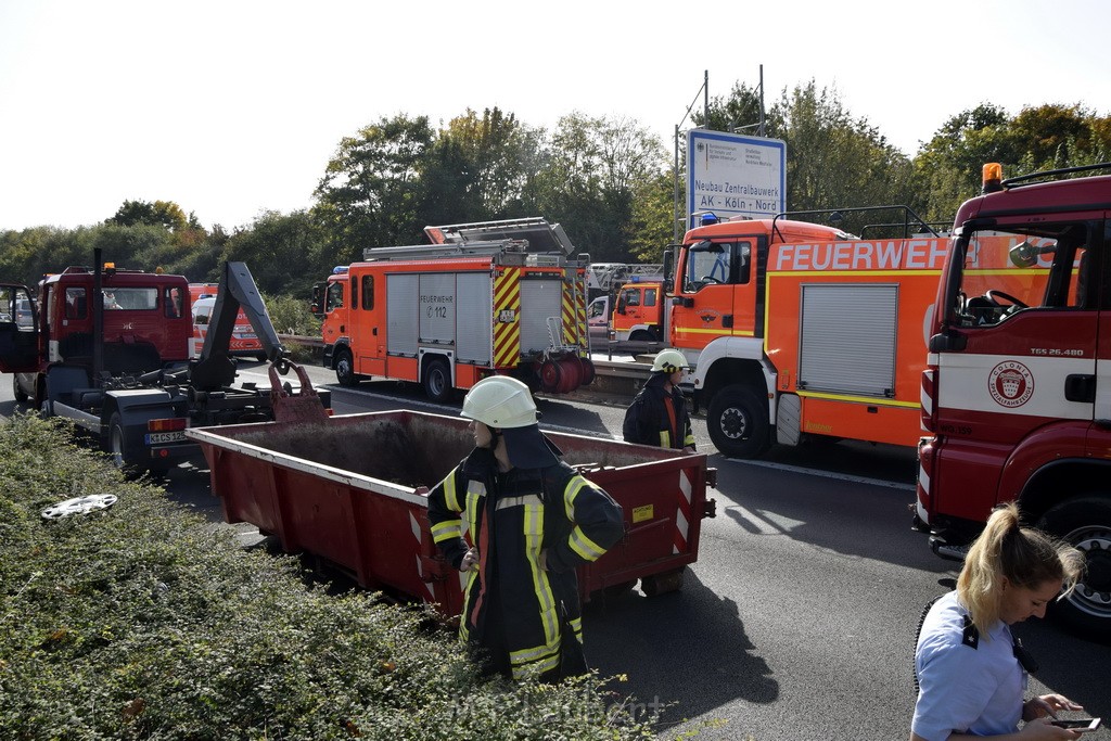 Schwerer VU PKlemm A 57 Rich Innenstadt Hoehe Koeln Chorweiler P133.JPG - Miklos Laubert